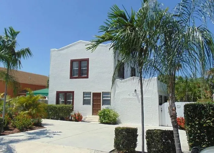 2 Bedroom Home Downtown West Palm Close To Beach