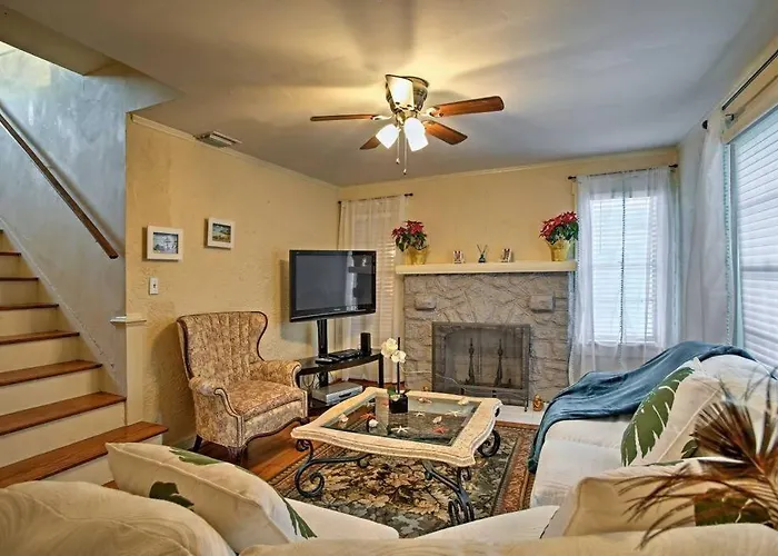 2 Bedroom Home Downtown West Palm Close To Beach