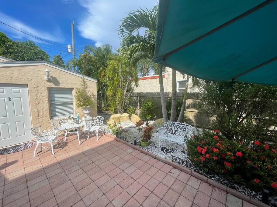 2 Bedroom Downtown West Palm Close To Appartement *