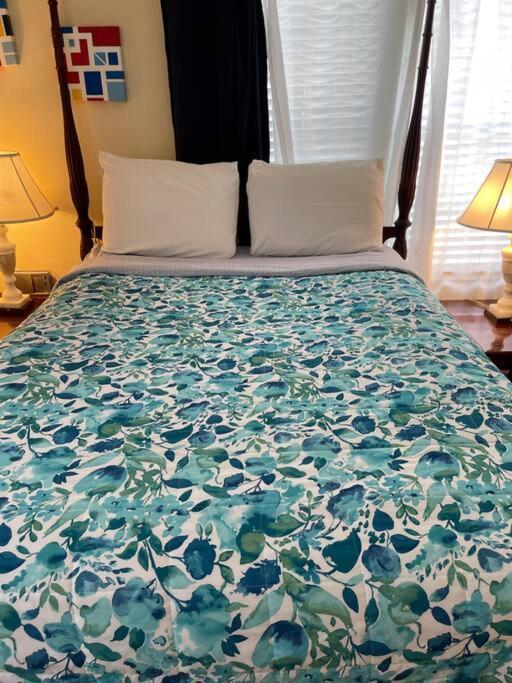 Apartment 2 Bedroom Downtown West Palm Close To