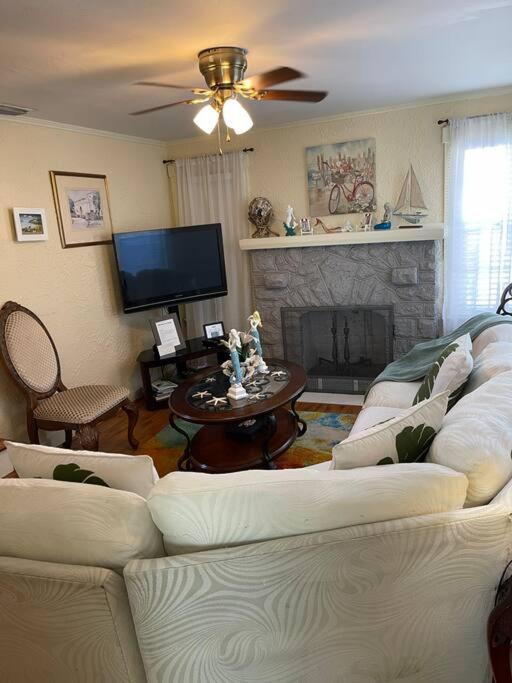 Apartment 2 Bedroom Downtown West Palm Close To West Palm Beach