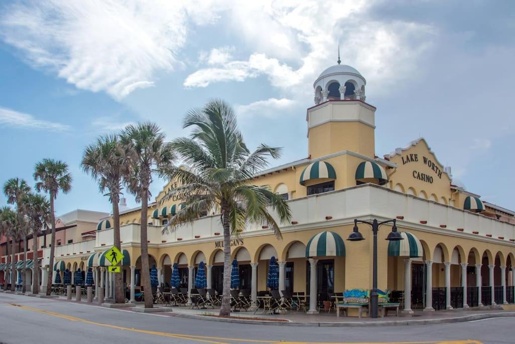 2 Bedroom Downtown West Palm Close To *